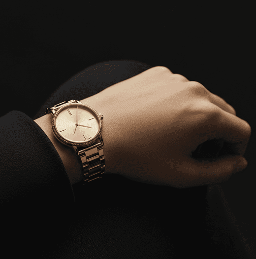 THE SIGNATURE TIMEPIECE